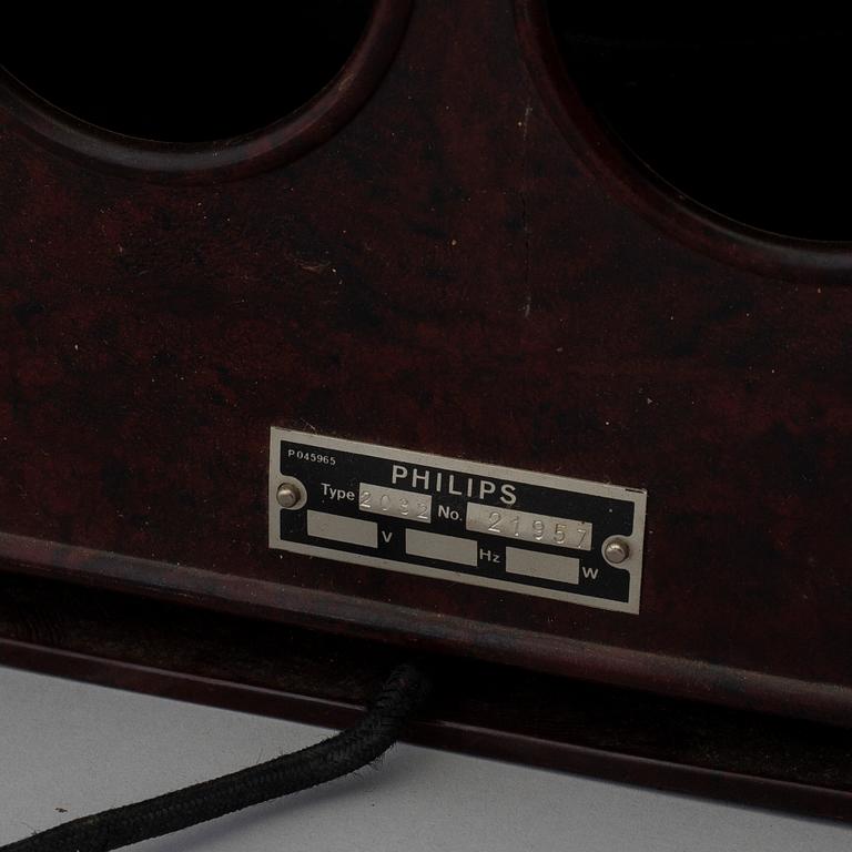 a radio with two speakers from Philips, 1930's.