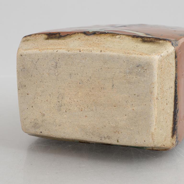 Shoji Hamada, his style, high fired stoneware, 20th century.