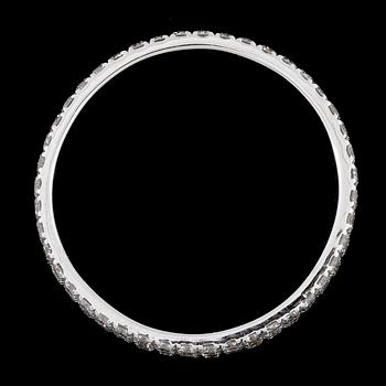 RING, briljantslipade diamanter runtom hela ringen, tot. 1.45 ct.