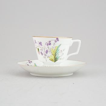 Eight porcelain coffeecups with saucers, Kusnetsov, Russia, around 1900.