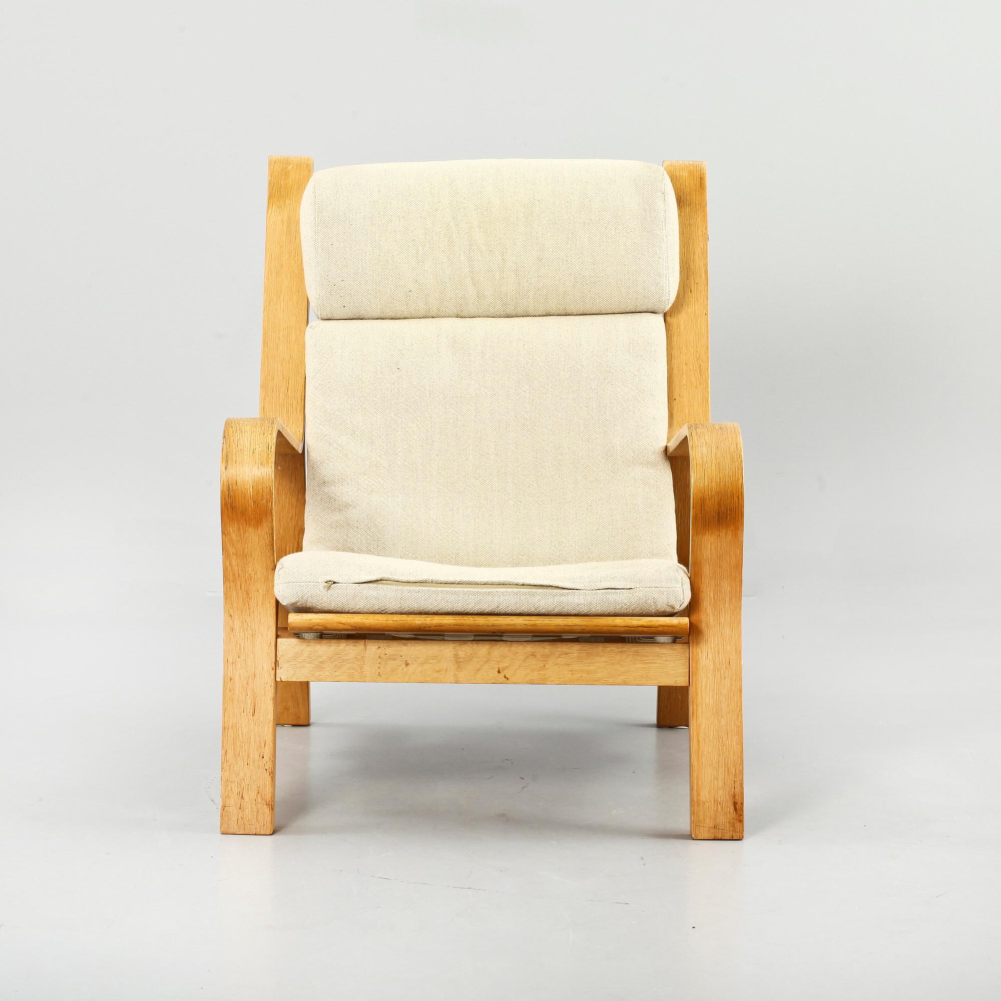 KARMSTOLAR, 2 + 1 st, "GE-671"-serien, Hans J Wegner, Getama, brännstmpl.