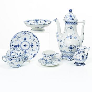 Royal Copenhagen, coffee service, 46 pieces, “Musselmalet Halvblonde”, Denmark.