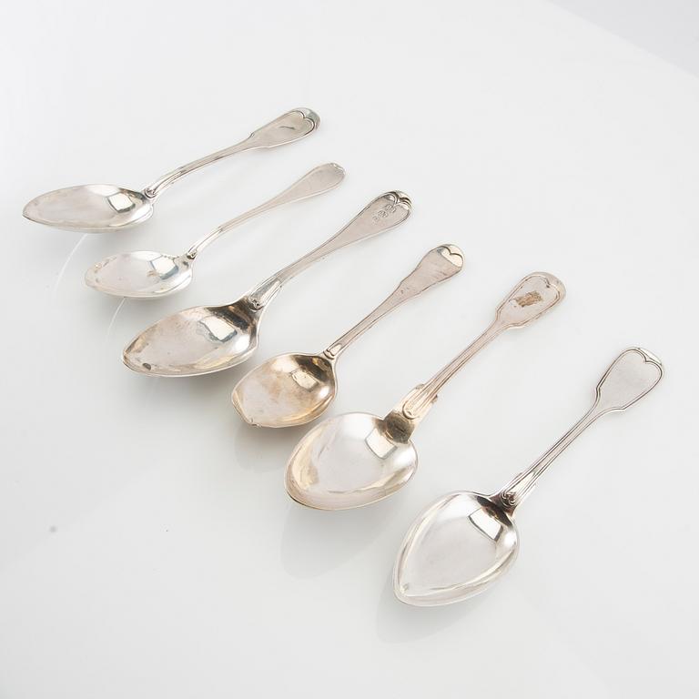Spoons 14 pcs silver including Pehr Zethelius 1775, "Swedish double-threaded" and French model, 1775-1940.