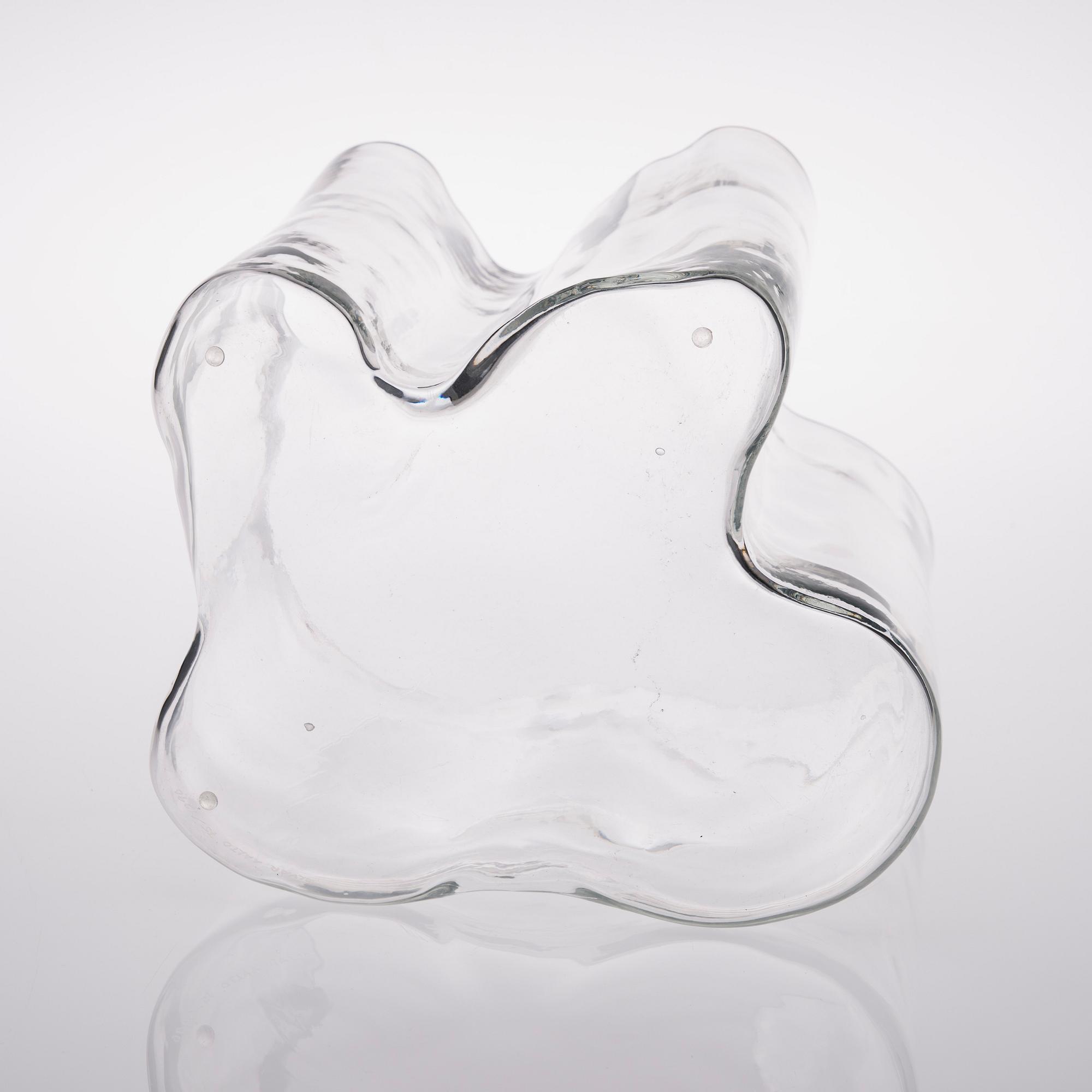 VAS, "Aalto"-vas. Sign. Alvar Aalto 75/1990.