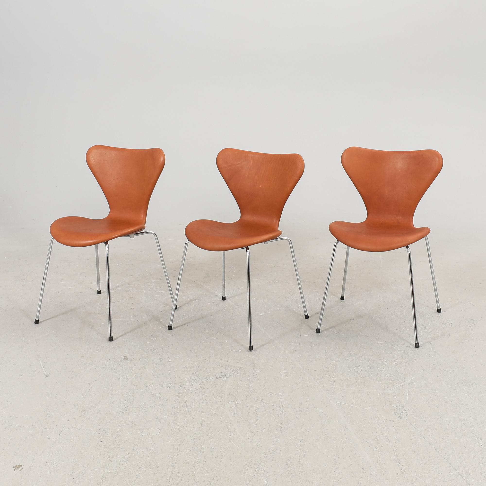 Arne Jacobsen, a set of six Sjuan chairs for Fritz Hansen alter aprt of the 20th century.