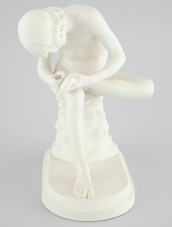 FIGURIN, parian, Gustavsberg, märkt Cop. GE samt daterad 1901 i godset.