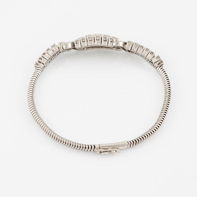 Bracelet, 18K white gold with brilliant-cut diamonds.