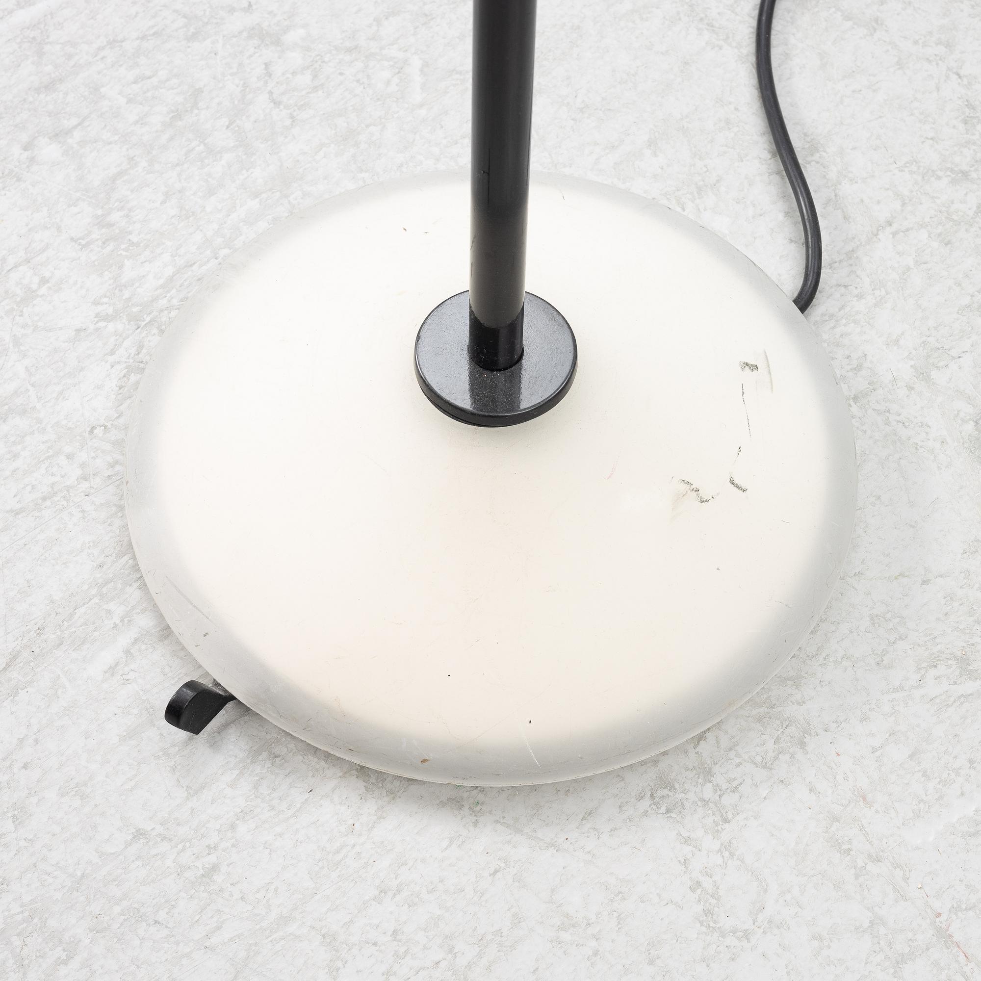 P.King, S.Miranda & G.Arnaldi, golvlampa, "Jill", Arteluce, 1900-talets slut.