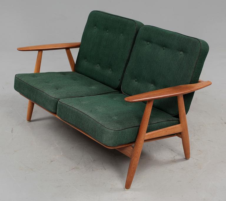 SOFFA, "GE-240"/"Cigarren", Hans J Wegner, 1900-talets tredje kvartal.