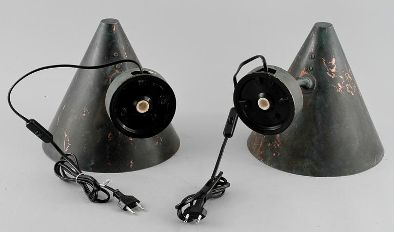 VÄGGLAMPOR, 2 st, för utomhusbruk, Hans Agne Jakobsson, Markaryd, 1900-talets andra hälft.