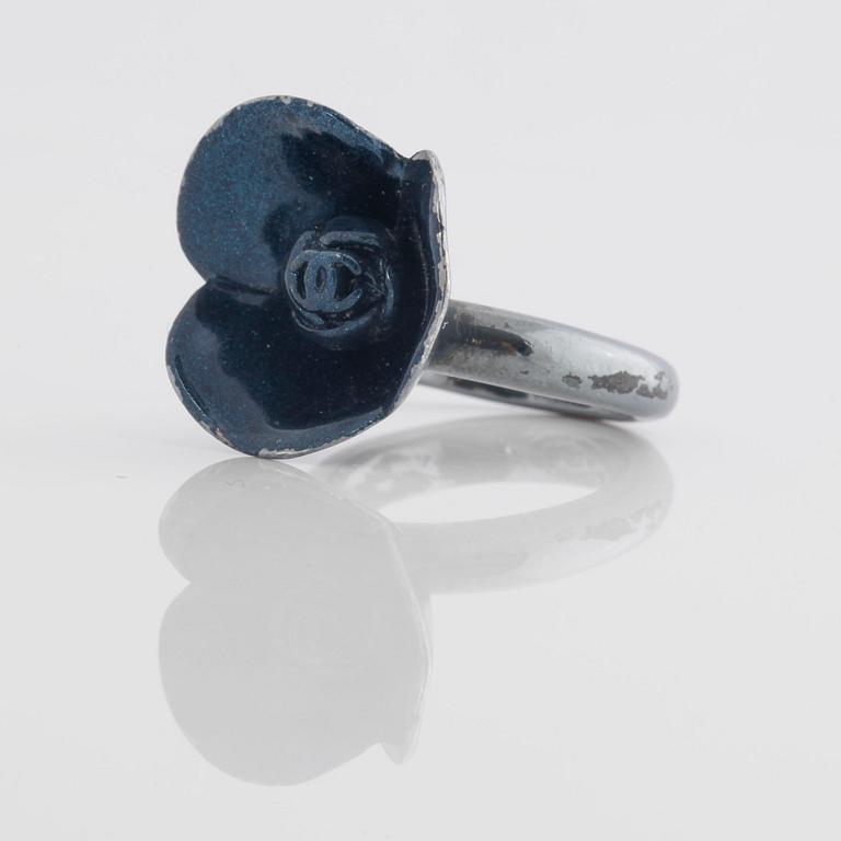 A Chanel ring.