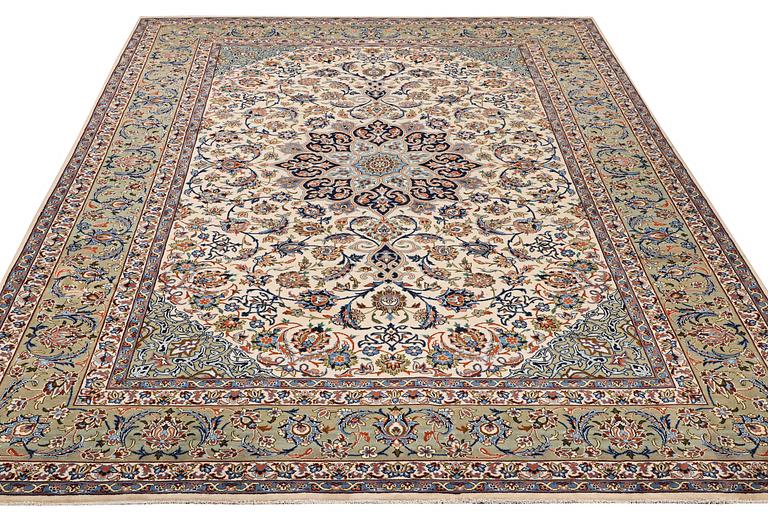 A carpet, Kashan, ca 388 x 285 cm.