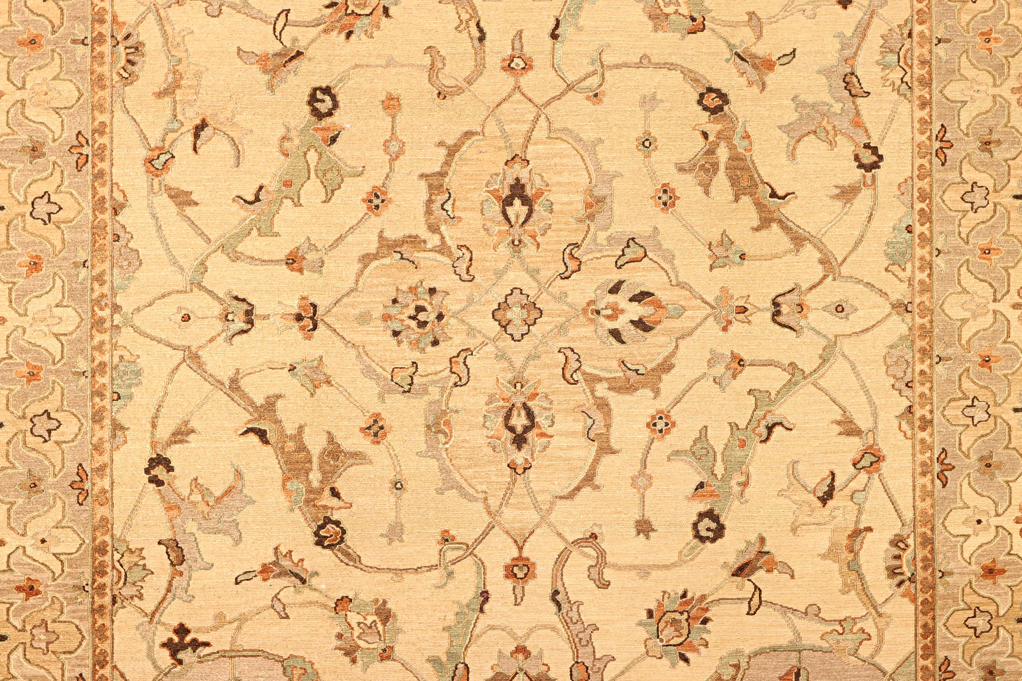 An oriental carpet with a Zeiglar pattern, c. 307 x 249 cm.