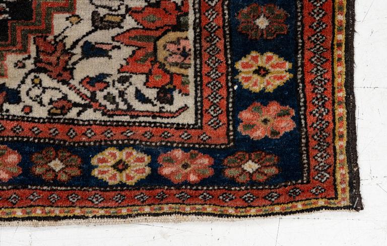 A semi-antique Malayir bag face, West Persia, c. 58 x 74 cm.