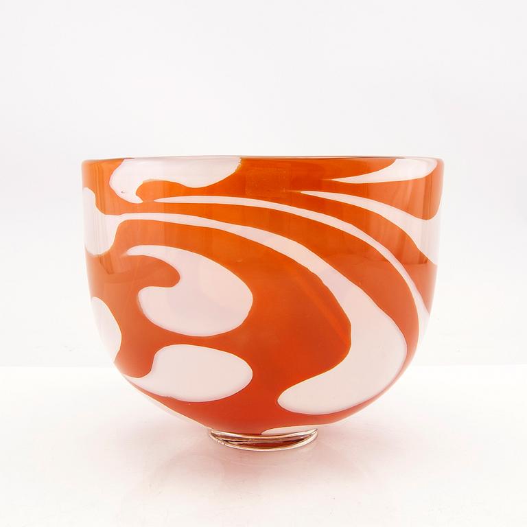 Berit Johansson, bowl signed Orrefors 1972.