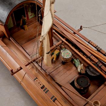 MODELLBÅT. Djonk. 1900-tal.