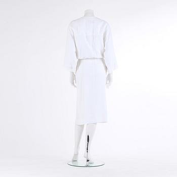 CHANEL, a white linen dress, french size 38.