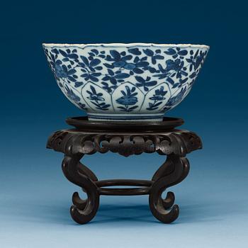 1720. A blue and white Lotus bowl, Qing dynasty, Kangxi (1662-1722).