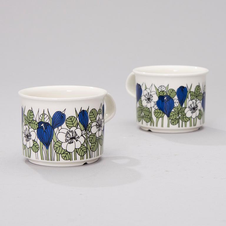 KAHVI-/TEEKUPPEJA, 9 kpl, "Krokus"-koriste Esteri Tomula, Arabia 1978-79.