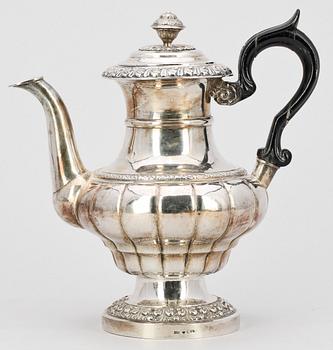 KAFFEKANNA, silver, senempire, Johan Petter Grönvall, Stockholm, 1832. Vikt ca 825 g.