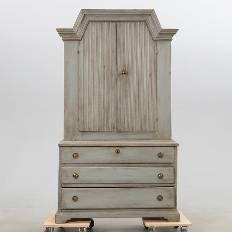 Skåp 1800-talets första hälft.