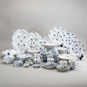 SERVIS ca 71 dlr, "Musselmalet helblonde", Royal Copenhagen Danmark 1900-talets andra hälft porslin.