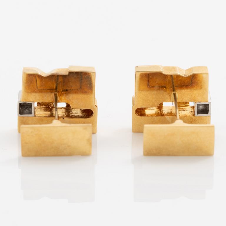 Björn Weckström, A pair of cufflinks, 18K gold with round brilliant-cut diamonds, Finland 1972.