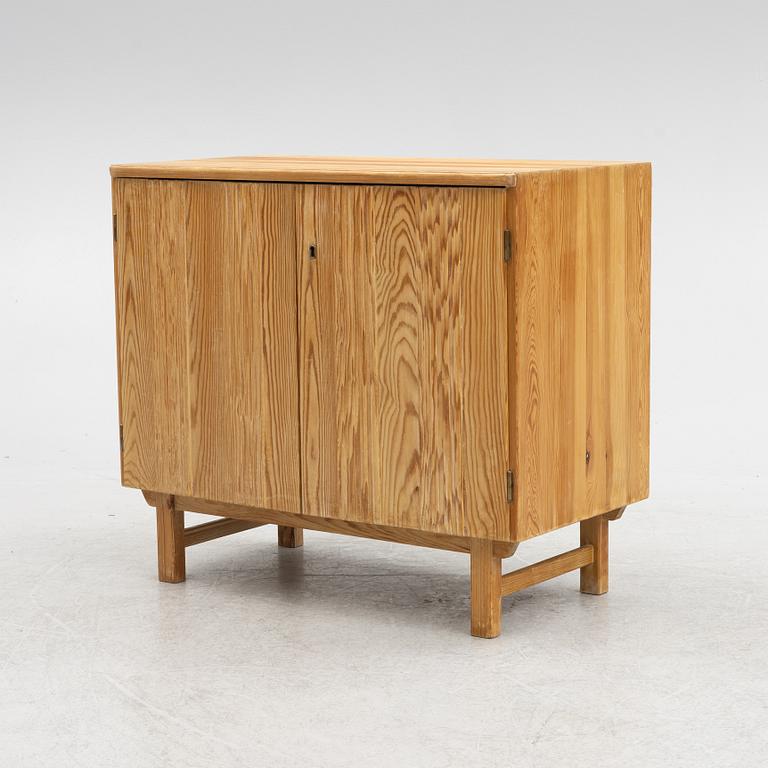 Göran Malmvall, a pine cabinet, Sweden, mid 20th century.