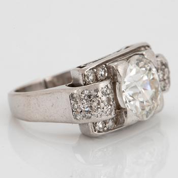 A CF Carlman 18K white gold ring set with an old-cut diamond weight ca 2.10 cts quality ca H/I vs.