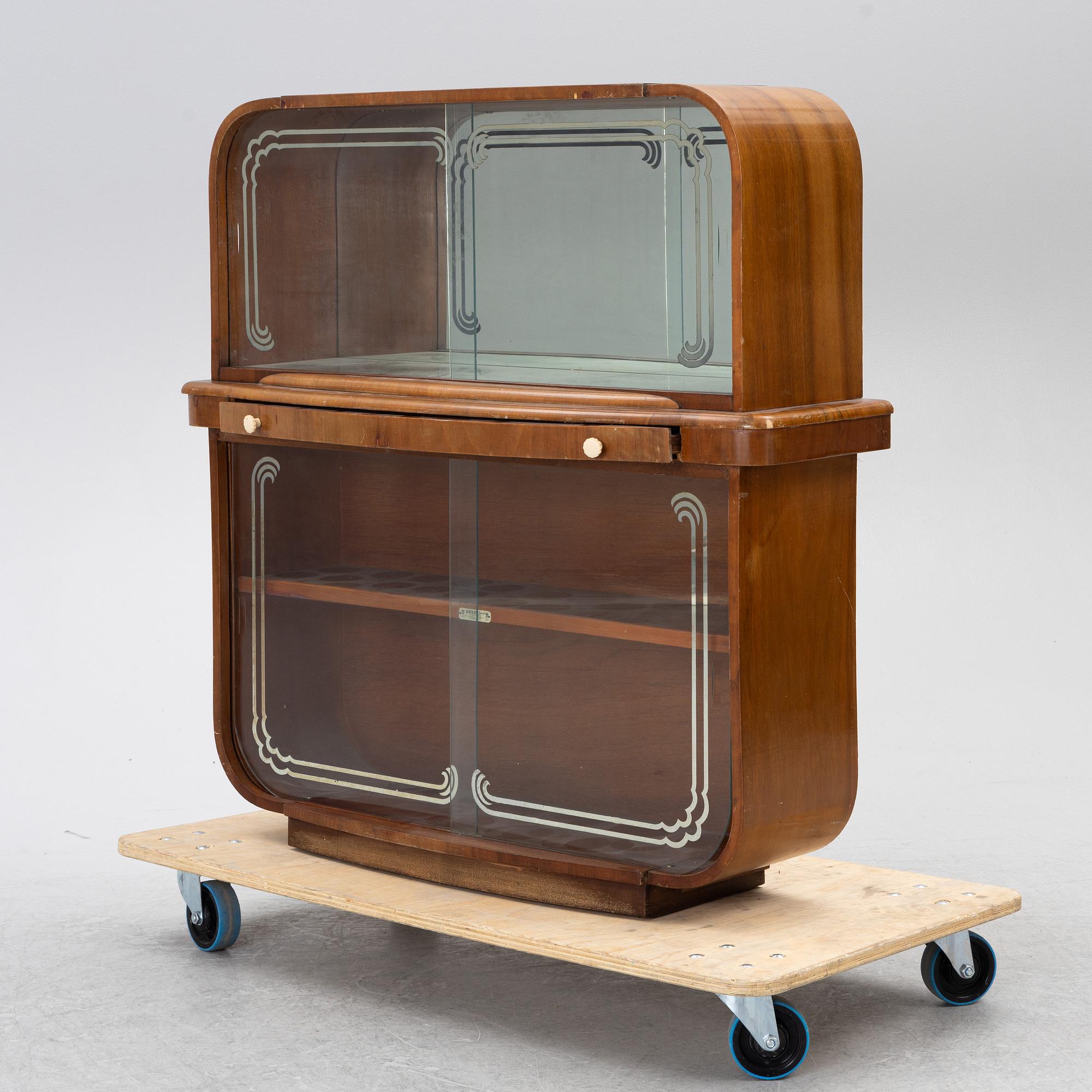 Barskåp,  1900-talets första hälft, "Ritz  Cabinet", London.