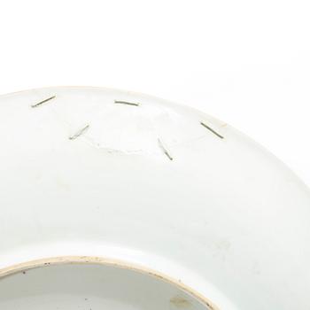 A group of three large Chinese blue and white porcelain dishes, Qing dynasty, Kangxi (1662-1722).