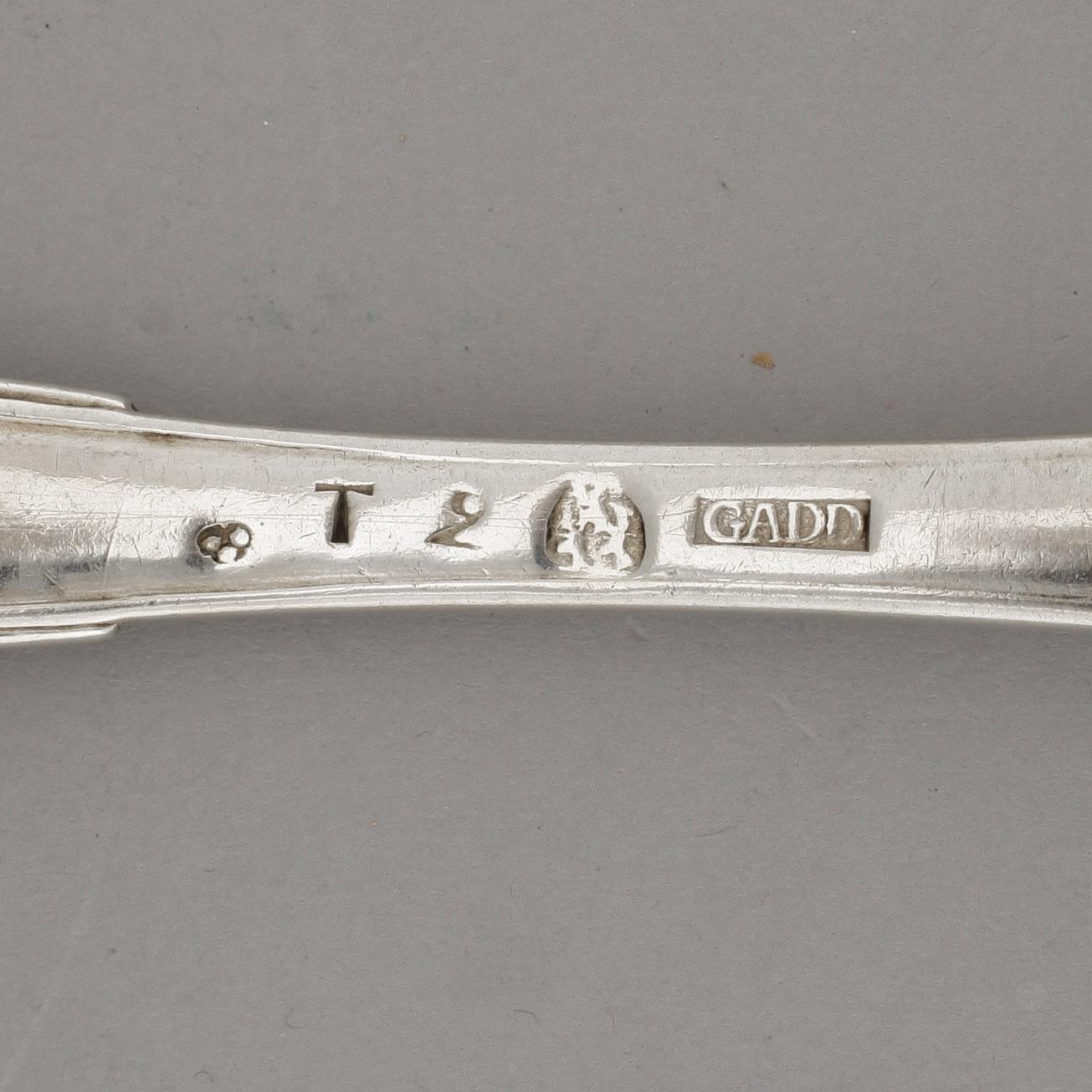 Parti silver, 5 delar, bär stämplar från bla St Petersburg, 1800-tal. Tot vikt ca 250 g.