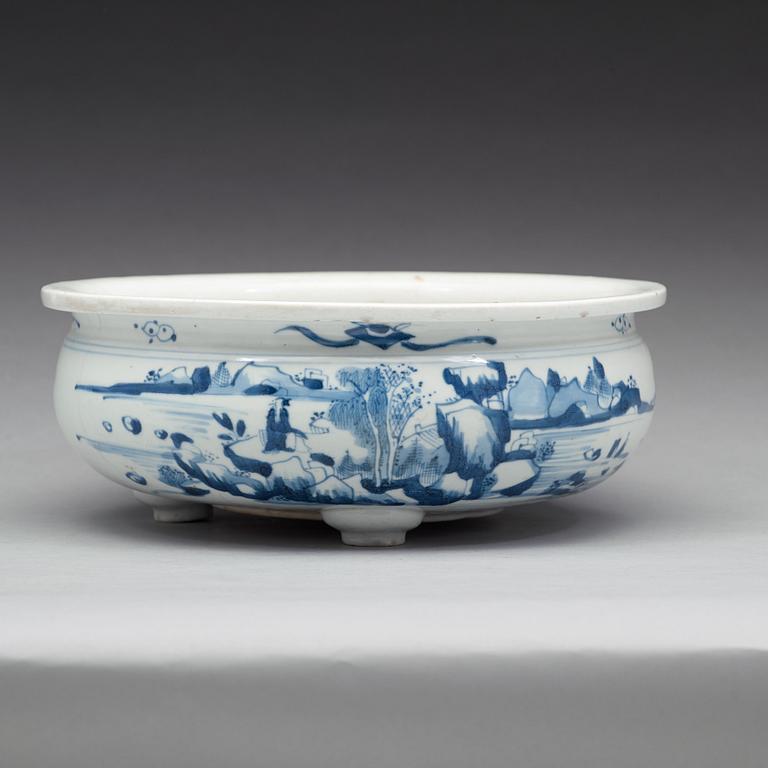 A blue and white tripod censer, Qing dynasty, 18th Century.