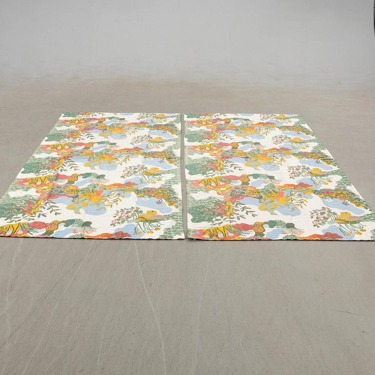 Josef Frank,  Gardin två längder "Anakreon" för Firma Svenskt tenn linne ca 255x113 cm vardera.