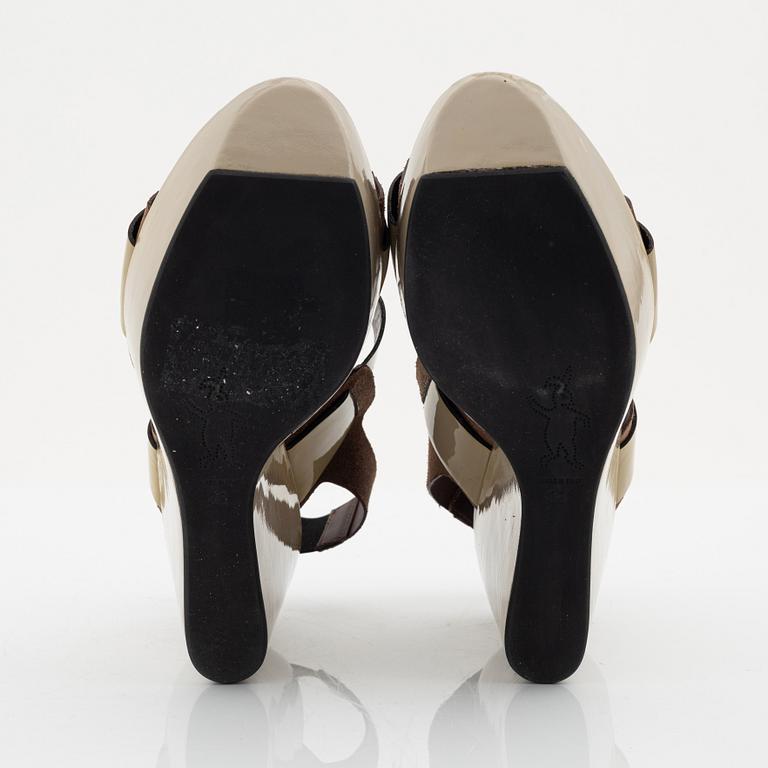 Marni, A pair of patent leather platform sandals, size 36.