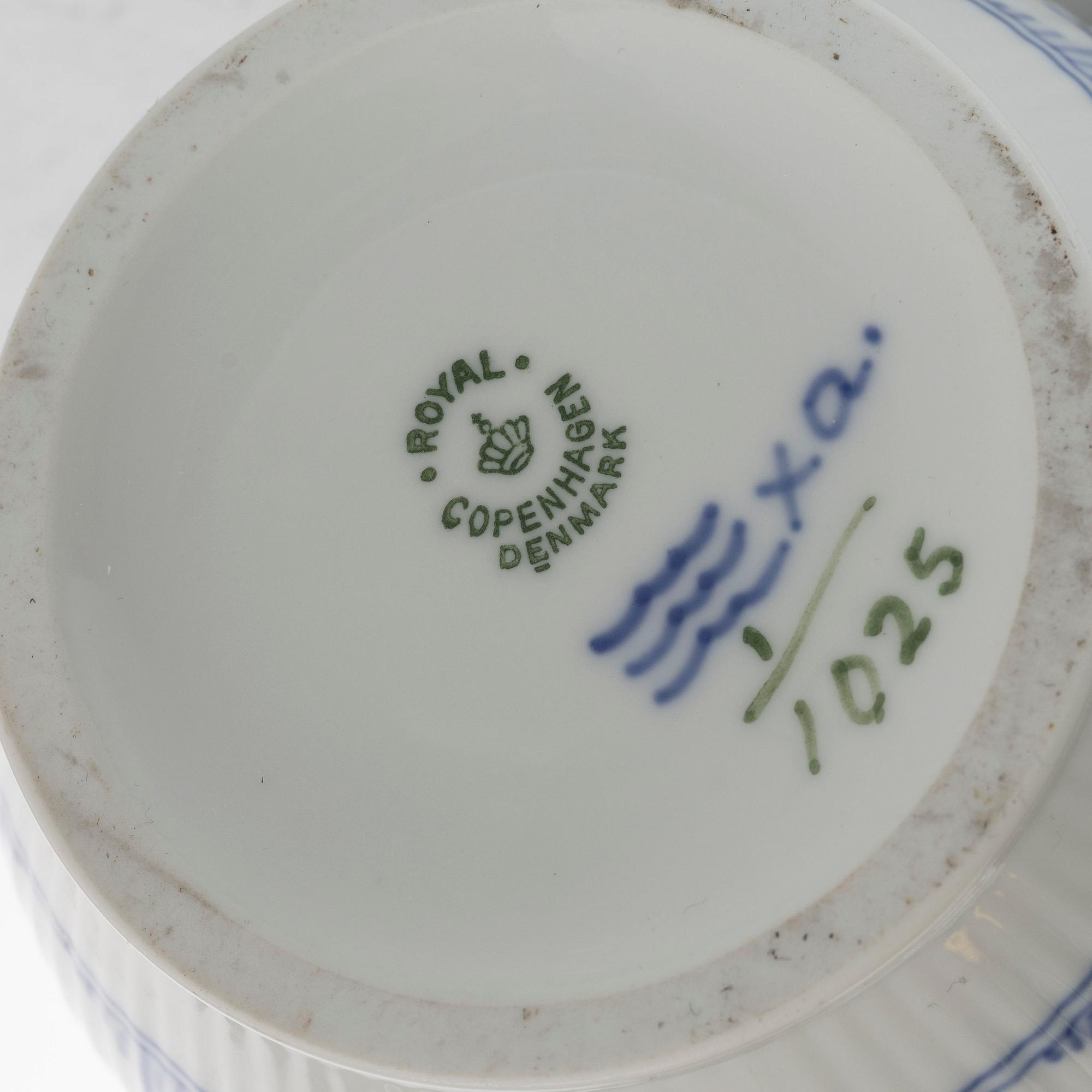 Royal Copenhagen, chocolate pot, porcelain, Blue Fluted, full lace, model 1025.