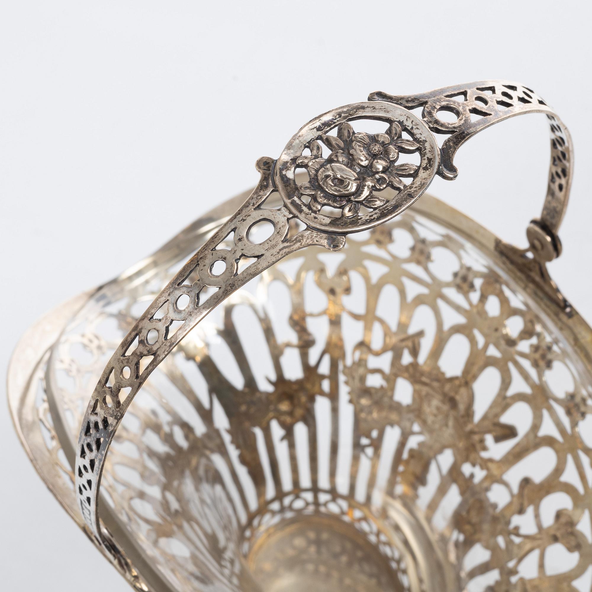 Carl Fredrik Carlman, A Swedish silver sweet-meat basket, mark of CF Carlman, Stockholm 1912.