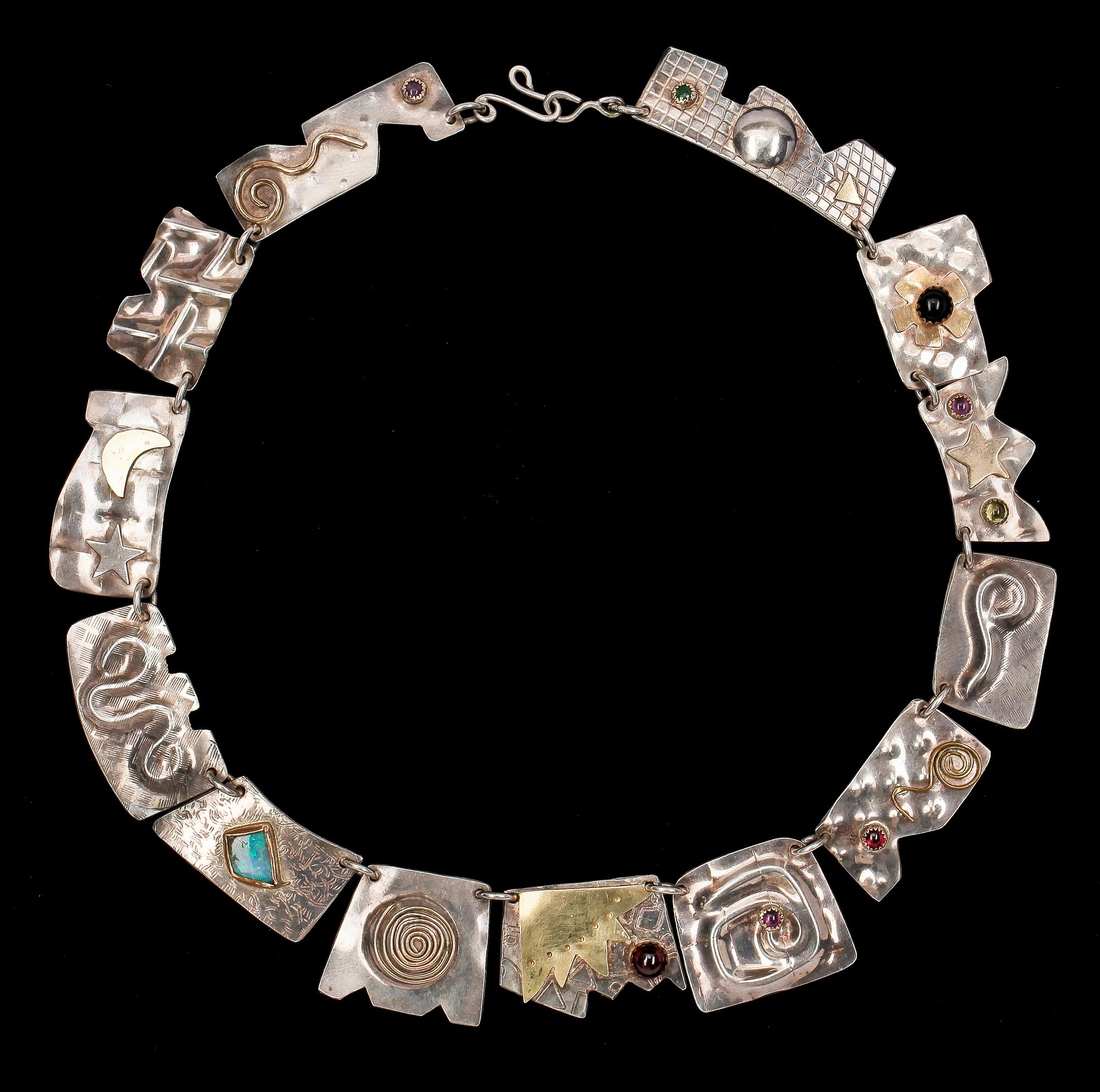 HALSBAND, silver med halvädelstenar, otydl sign.