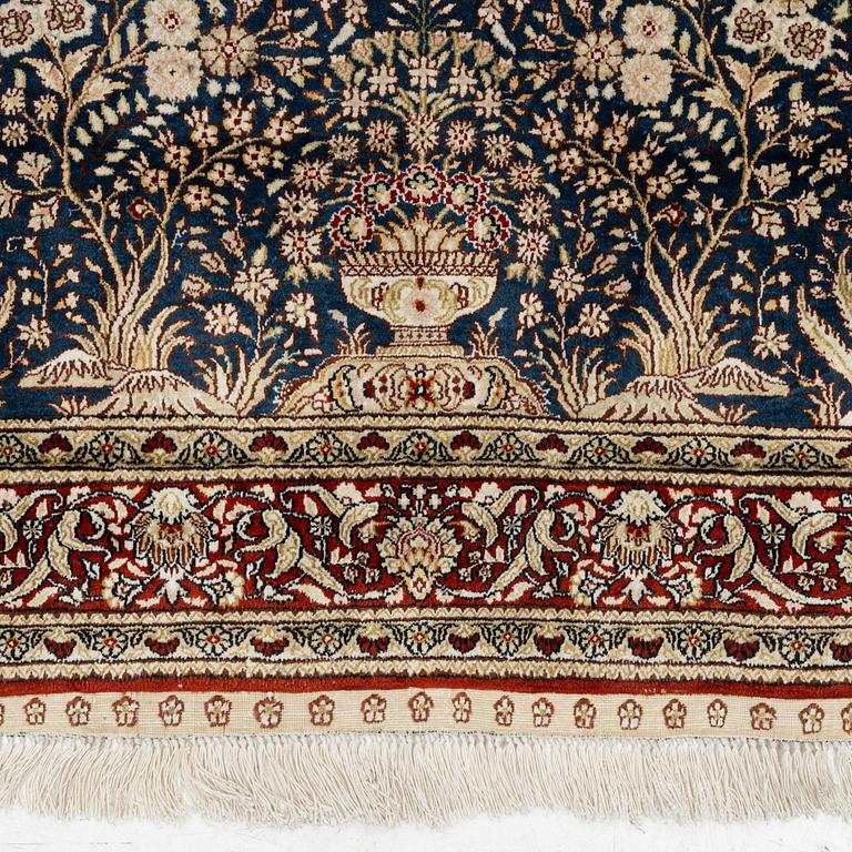 Matta, orientalisk, silke, ca 155 x 95 cm.