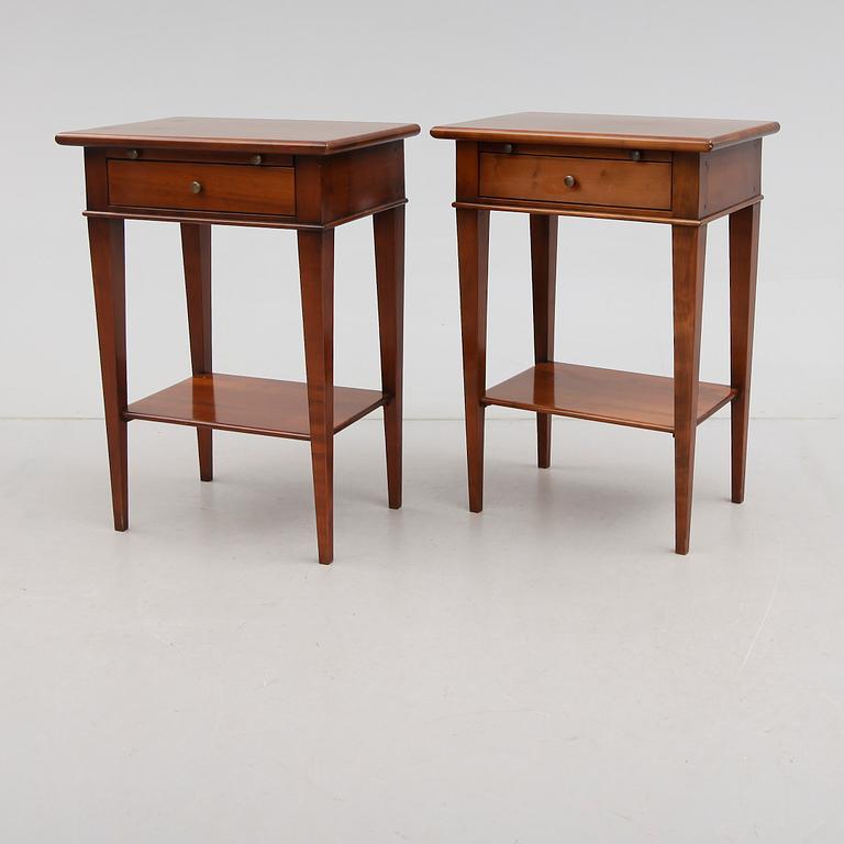 SÄNGBORD, 1 par, Richelieu, Frankrike, 1900-talets andra hälft.