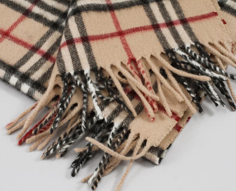 HALSDUK, Burberry.