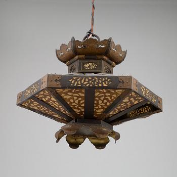 A Japanese lantern/lamp, circa 1900.