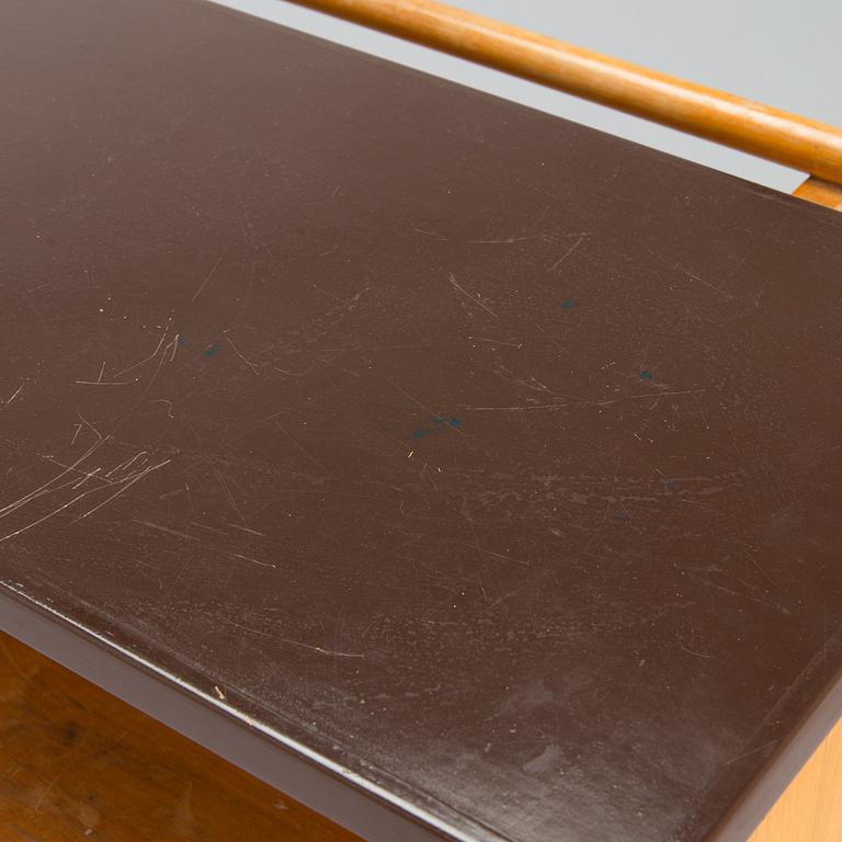 Baaritiski / tarjoilupöytä, Artekin piirustuskonttori, O.Y Huonekalu-ja Rakennustyötehdas A.B. 1950-luvun alku.