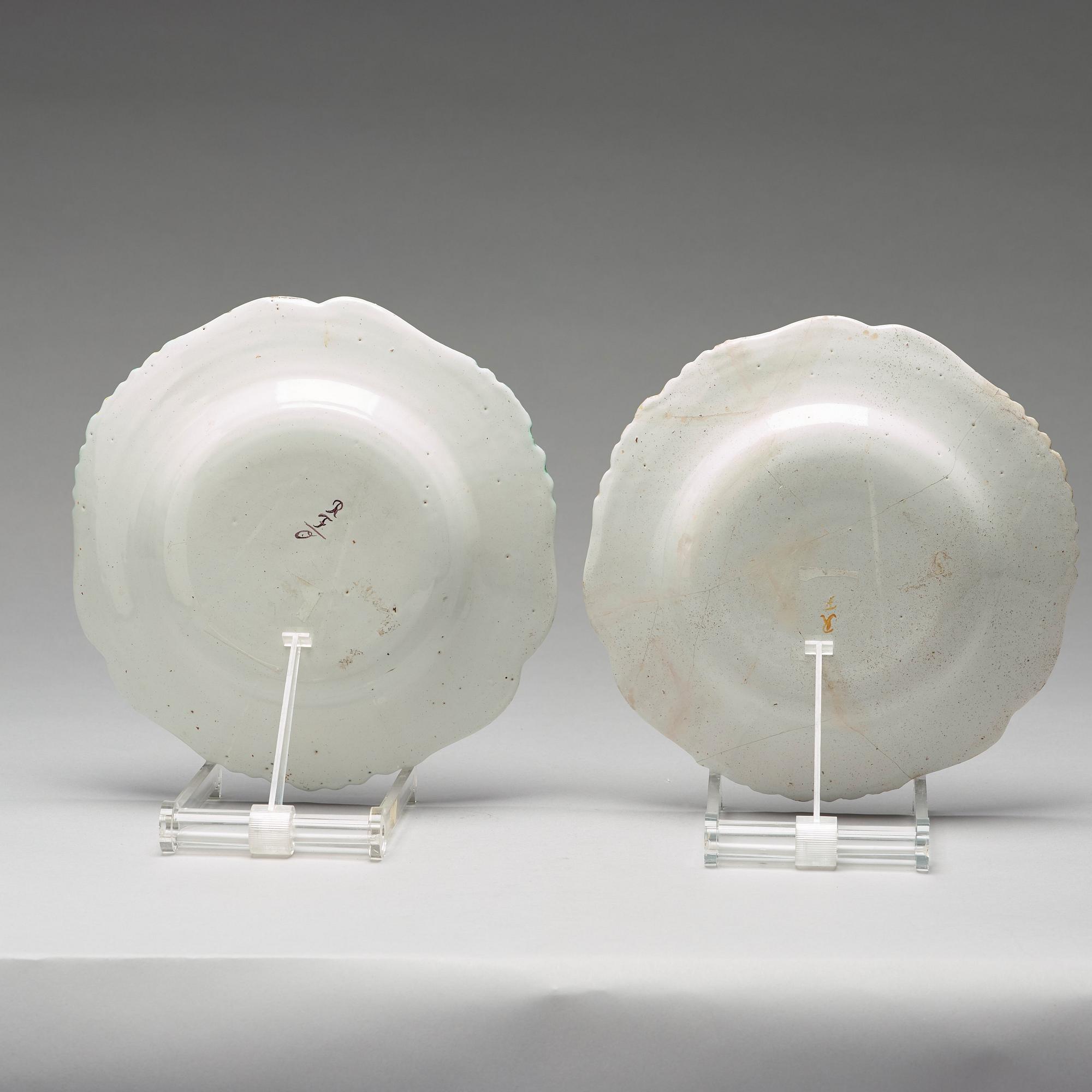 SOPPTALLRIKAR, ett par, fajans. Reval, 1700-tal.