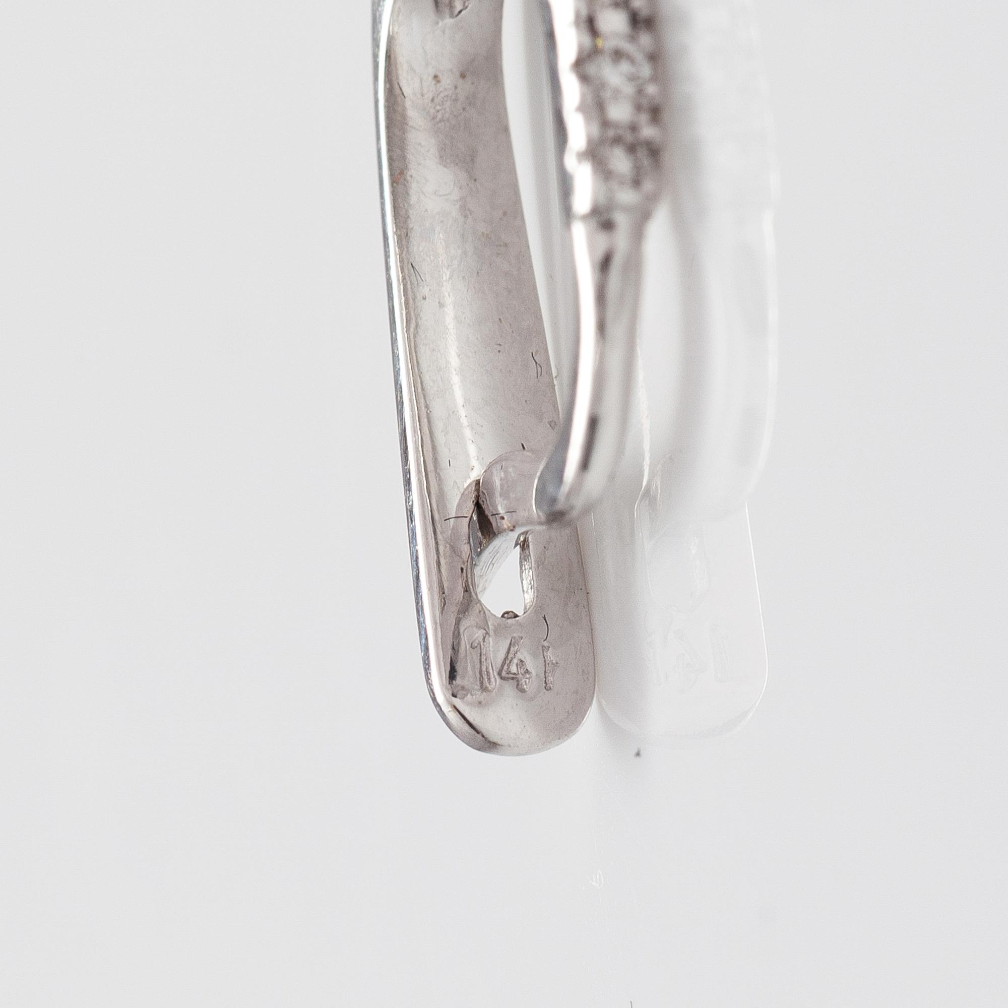 ÖRHÄNGEN, 14K vitguld, söderhavspärlor, diamanter ca 0.11 ct tot. Med certifikat.