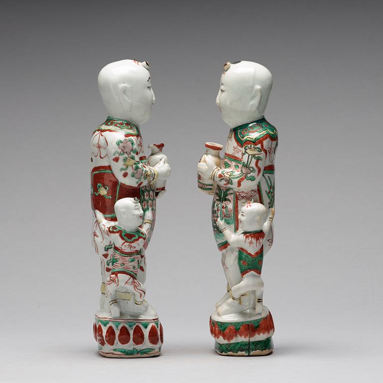 FIGURINER, två stycken, porslin. Qingdynastin, Kangxi (1662-1722).