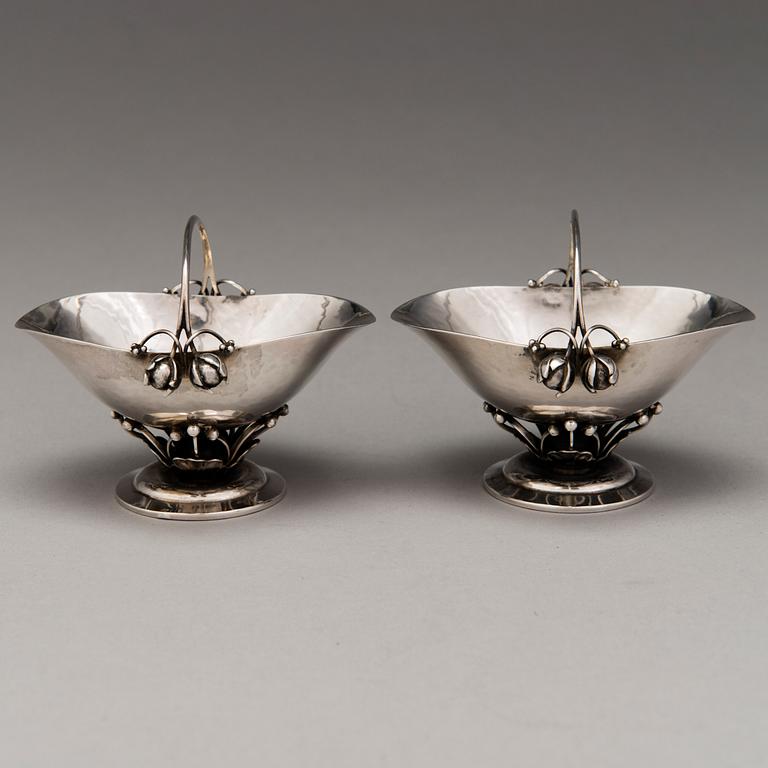 GEORG JENSEN, SKÅLAR, ett par, silver, Köpenhamn, Danmark 1920.