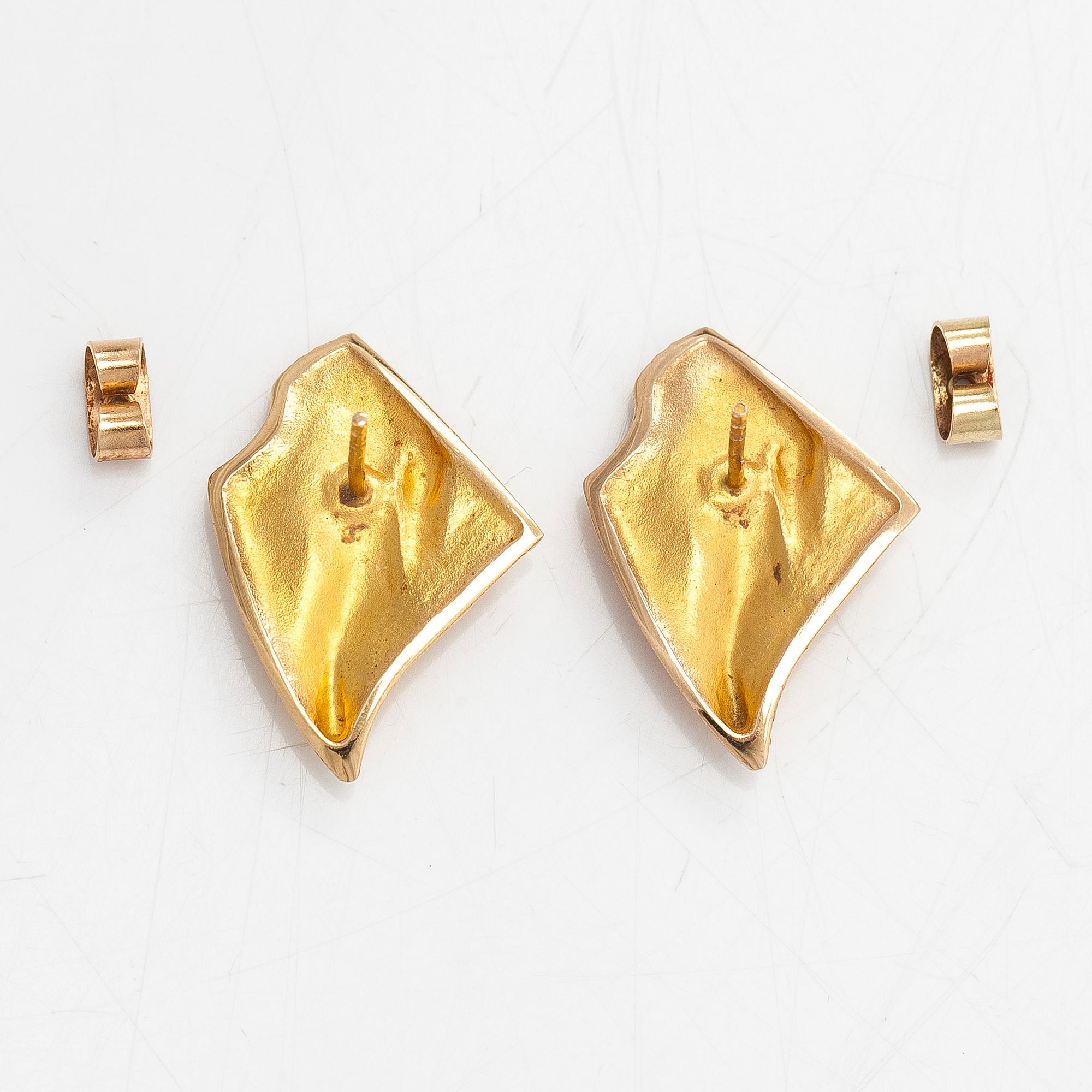 Björn Weckström, a pair of 14K gold 'Frutto' earrings for Lapponia.