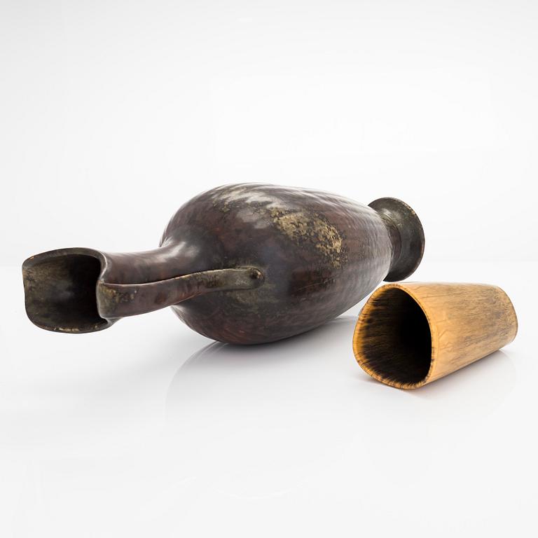 Gunnar Nylund, a stoneware jug and vase, Rörstrand.