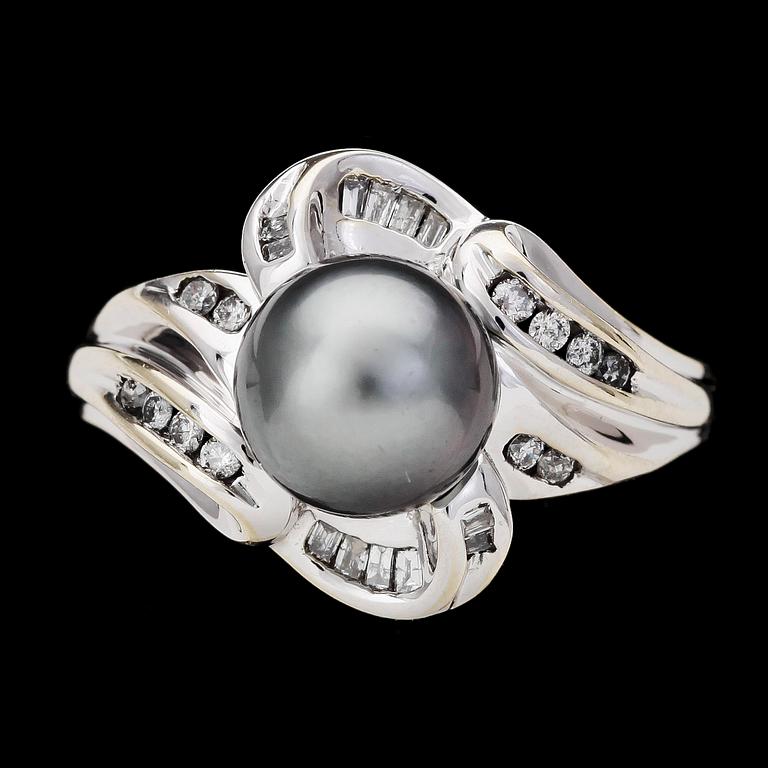 RING, cultured Tahitipearl, 8,5 mm, and brilliant and baguette cut diamonds, tot. 0.25 cts.